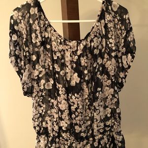 Polyester scoop neck sheer top